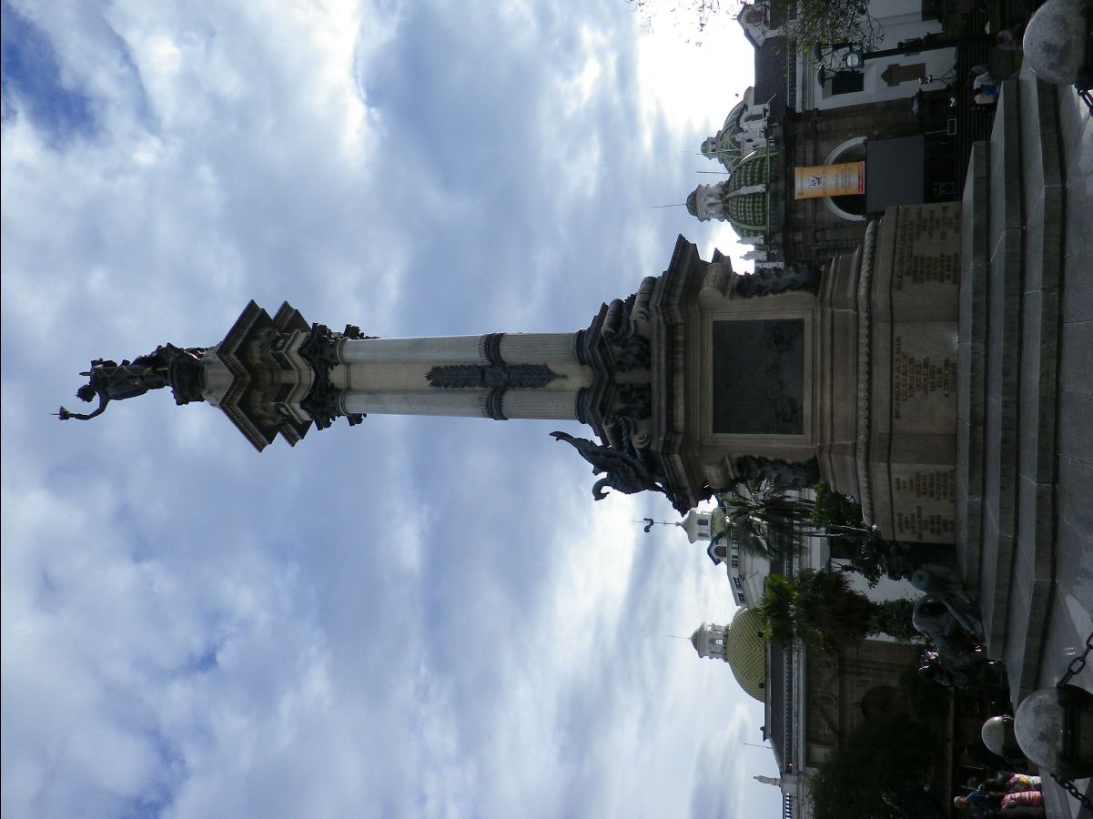 The Revolution Square03